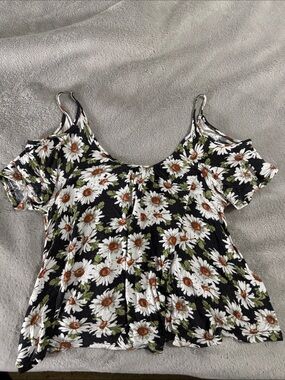 La Hearts Black Floral Daisy Cold-Shoulder Camisole